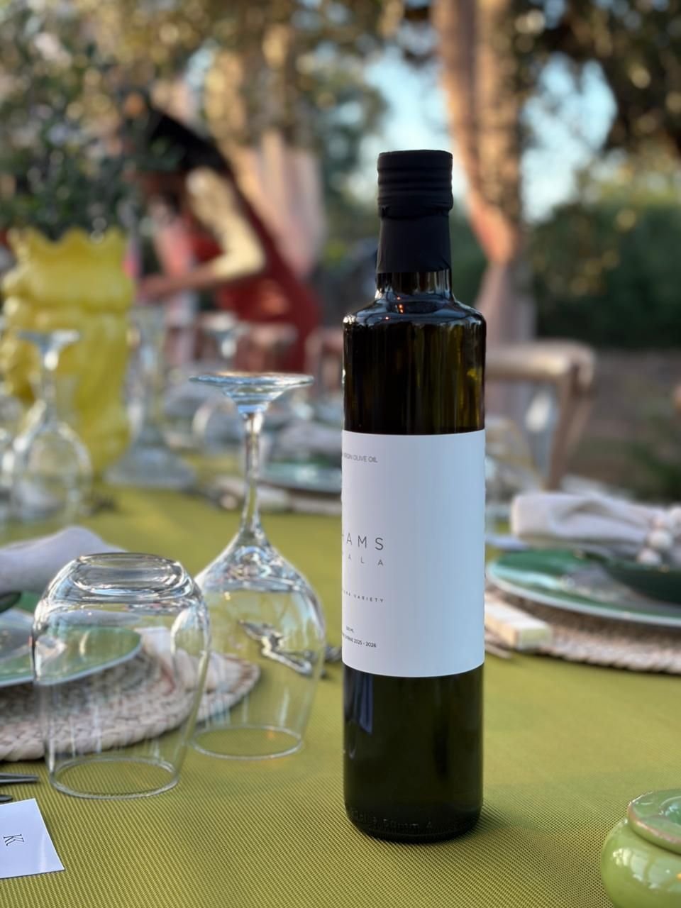 Bouteille SHAMS Arbosana sur une table dressée